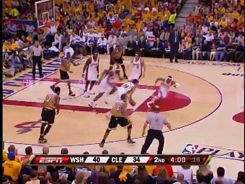 LeBron James Brings the House Down With a Huge Alley-Oop Slam