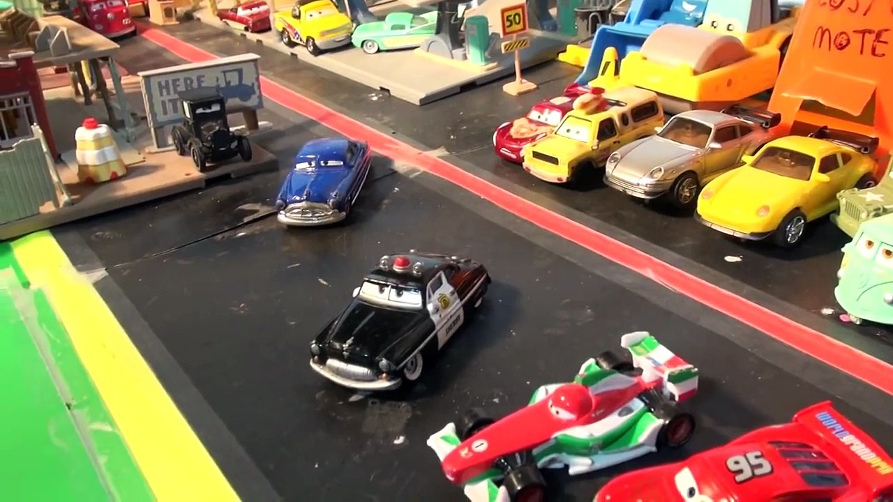 Disney Pixar Cars Slot Car Races in Radiator Springs with Lightning McQueen, and Francesco Bernoulli