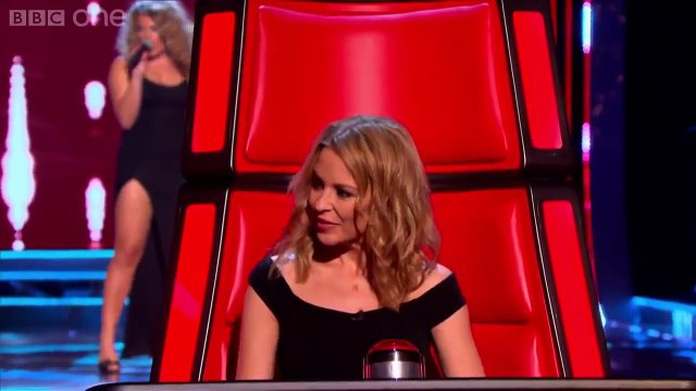 судьи не могут сдержать эмоций! сексуальная девушка с сильным вокалом!!!