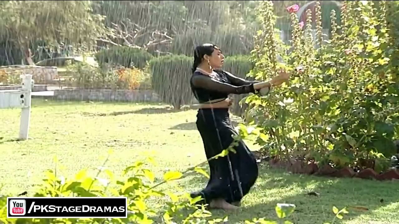 RAIN MUJRA DANCE - ROOP KI RANI ROOP - PAKISTANI MUJRA DANCE