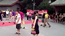 Very Funny Chinese Street Dancing
