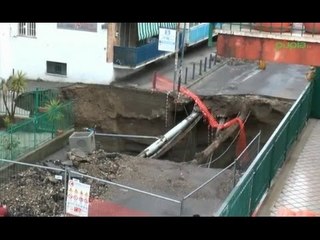 Napoli - Voragine nel quartiere Pianura, evacuate 200 famiglie -live- (22.02.15)