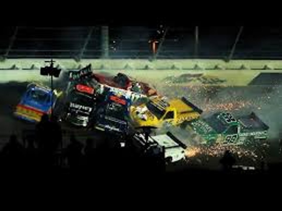 BIG CRASH AT DAYTONA