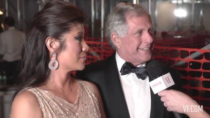 The Vanity Fair Oscar Party - Les Moonves and Julie Chen Sneak Food to Jacob and Michelle