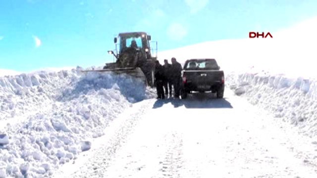 Muş'ta Kardan Kapanan Köy Yolları Açıldı