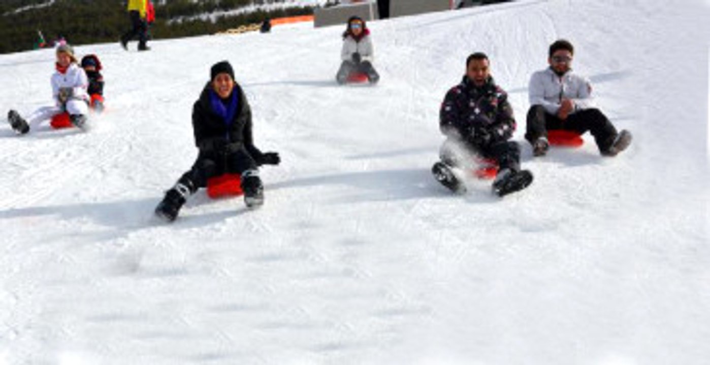 Çağla Şikel ve Alişan Palandöken'de Eğlendi