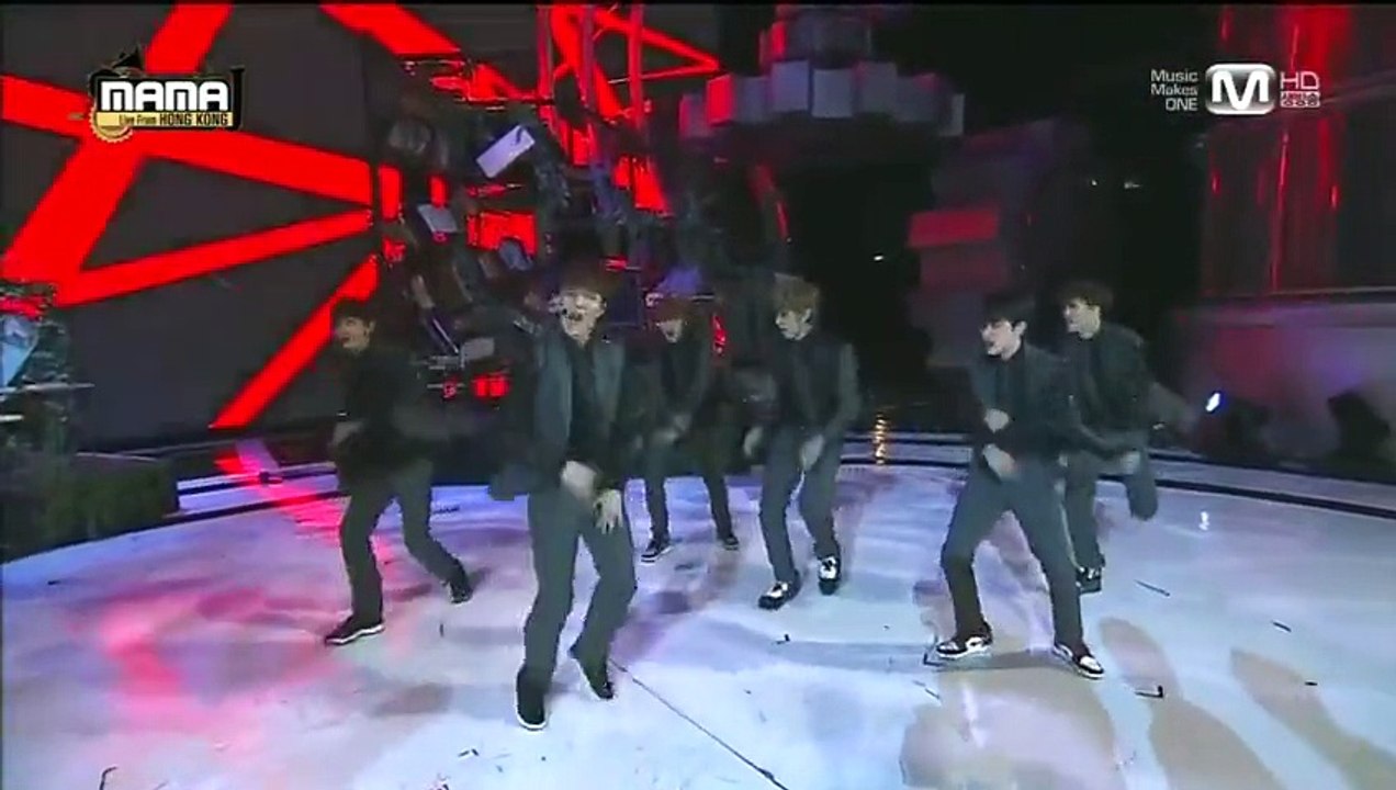 엑소(EXO) - 으르렁(Growl) + 늑대와 미녀(Beauty and the Beast) at 2013 MAMA - YouTube