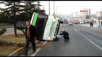 Uşak'ta Buzlanma Kazaları: 11 Yaralı