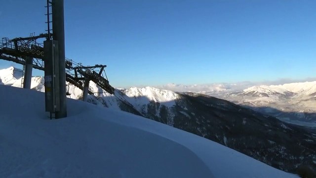 Les Orres : le travail des pisteurs après l'importante chute de neige