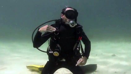 belajar diving menyelam 14 Controlled Emergency Swimming Ascent, Skill # 14.mpg-0014