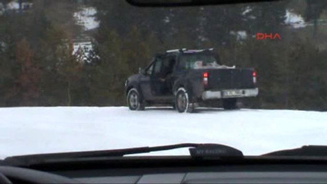 Ardahan'da Yaban Hayvanları İçin Doğaya Yem Bırakıldı