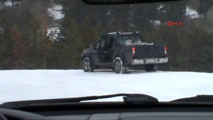 Ardahan'da Yaban Hayvanları İçin Doğaya Yem Bırakıldı