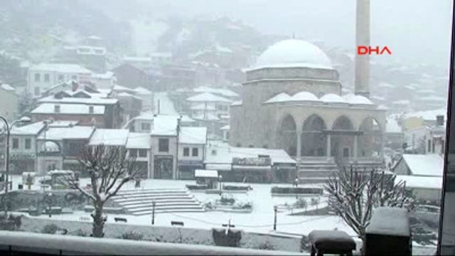 Kosova'da Kar Kalınlığı Yarım Metreyi Buldu