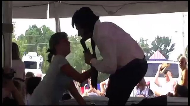 Mark Rio sings Don't Be Cruel at Elvis week 2011 video