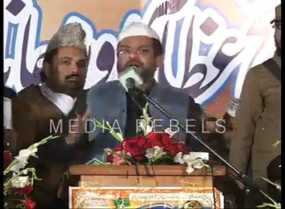 Aamir Liaquat Abusing Junaid Jamshed