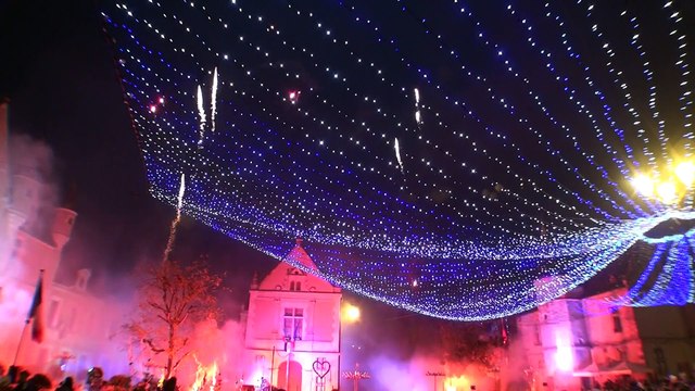 Feu d'artifice - Spectacle d'embrasement de la ville d'Etampes - 21 decembre 2014