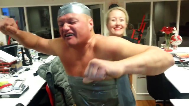 The Duct Tape Challenge - Angry Teddy Vidéo Insolite