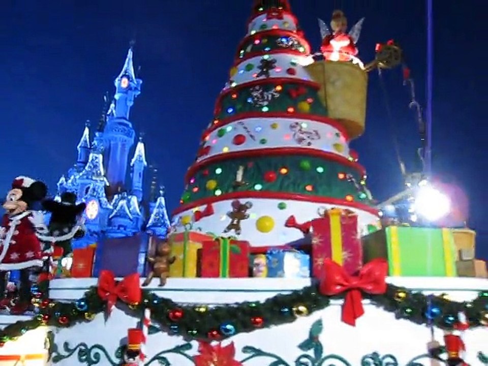Disneyland Paris Parade de Noël nocturne 2014