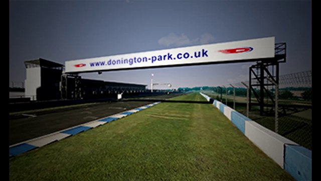 Tour de piste à Donington Park en Jaguar Broadspeed sur Assetto Corsa