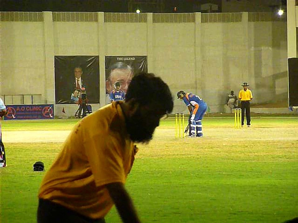 16-07-14 SHARJEEL KHAN PULLS SOHAIL KHAN FOR FOUR TMC v ATCC QF CMNTRY NADEEM BUKHARI 4th QUARTER FINAL ADVANCE TELECOM CRICKET CLUB KARACHI vs  TOUCH ME MEDICAM CRICKET CLUB KARACHI  19TH DR. M.A. SHAH NIGHT TROPHY RAMZAN CRICKET FESTIVAL 2014 ASGHAR(11)