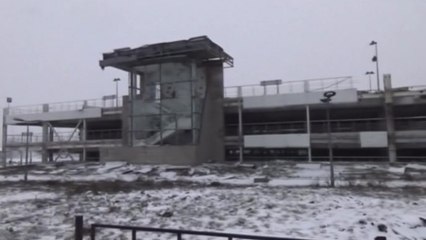 Ukrainian army sends supplies to besieged Donetsk airport