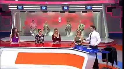 Ben Bilmem Eşim Bilir Yarışmasında İrlandalı Dennis Türkçe Şarkı söylerse