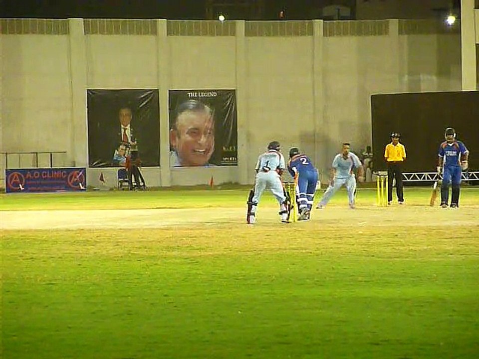 ATIF MAQBOOL BOWLING 5th OVER 16-07-14 SHARJEEL KHAN & MUKHTAR BATTING TMC v ATCC QF CMNTRY NADEEM BUKHARI 4th QUARTER FINAL ADVANCE TELECOM CRICKET CLUB KARACHI vs  TOUCH ME MEDICAM CRICKET CLUB KARACHI  19TH DR. M.A. SHAH NIGHT TROPHY RAMZAN CRICKET(19)