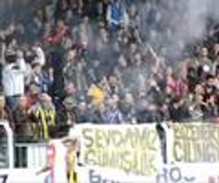 Nejat İşler, futbolcu ve taraftarları yatıştırdı