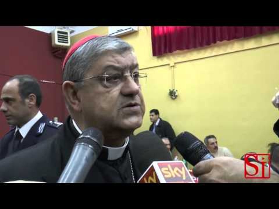 Napoli - Il cardinale Sepe a pranzo con gli internati dell'Opg di Secondigliano (27.12.14)