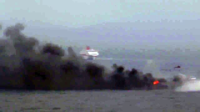 Corfù (Grecia) - Traghetto in fiamme ''Norman Atlantic'' - Elicottero -4- (28.12.14)