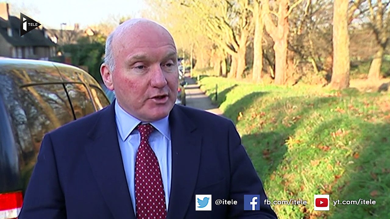 A Londres, les gardes royaux gardés par la police