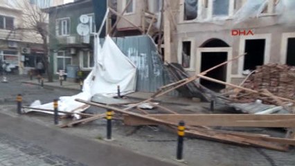 Çanakkale'de Deniz ve Hava Ulaşımına Fırtına Engeli