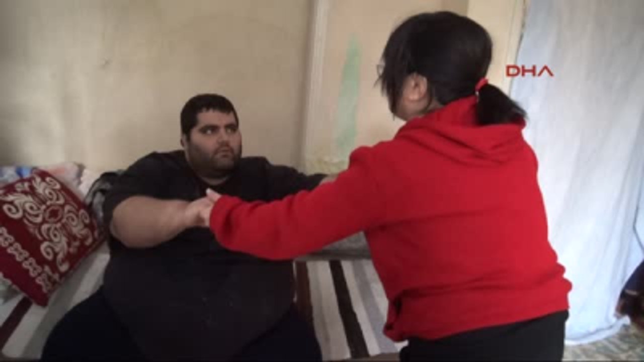 Mersin 200 Kiloya Ulaşan Genç, Zayıflamak İçin Yardım İstiyor