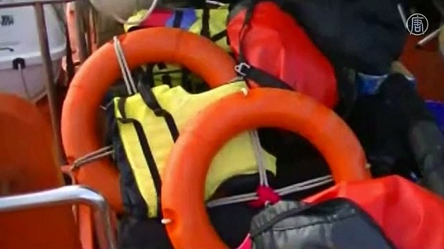 В Индонезии второй день ищут пропавший самолет