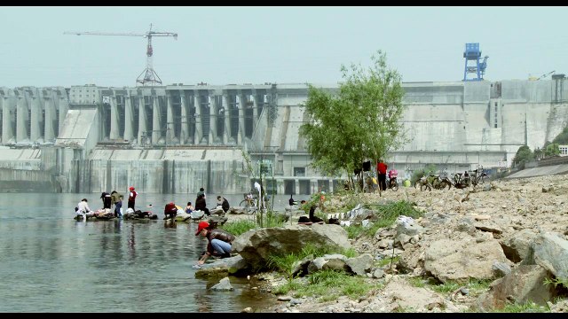 Sud Eau Nord Déplacer, documentaire d'Antoine Boutet - extrait 1