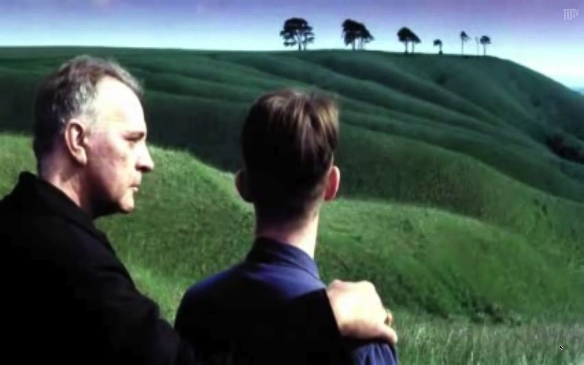 Extracto 1984 - Escena INGSOC VS Winston Smith - "Ellos no existen, tú no existes"