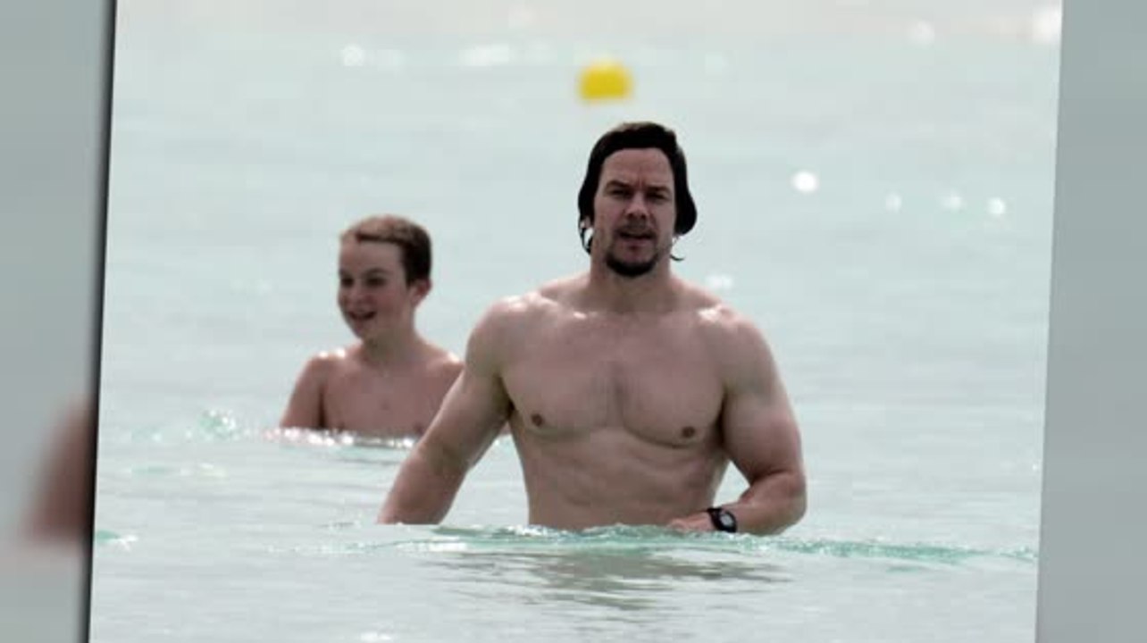 Mark Wahlberg zeigt sich am Strand von Barbados