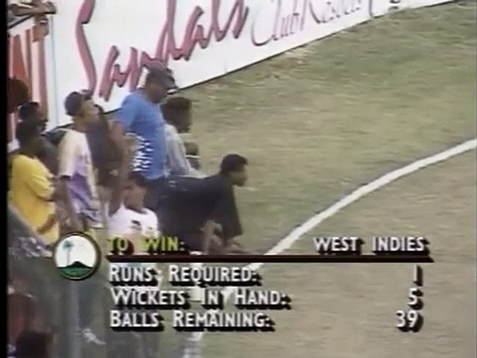 Carl Hooper, gives his WICKET AWAY, Soft dismissal