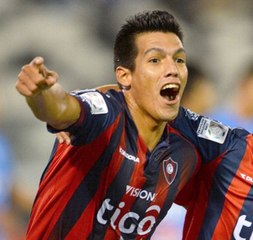 Reforço do Vasco tem golaços e lance bizarro na carreira