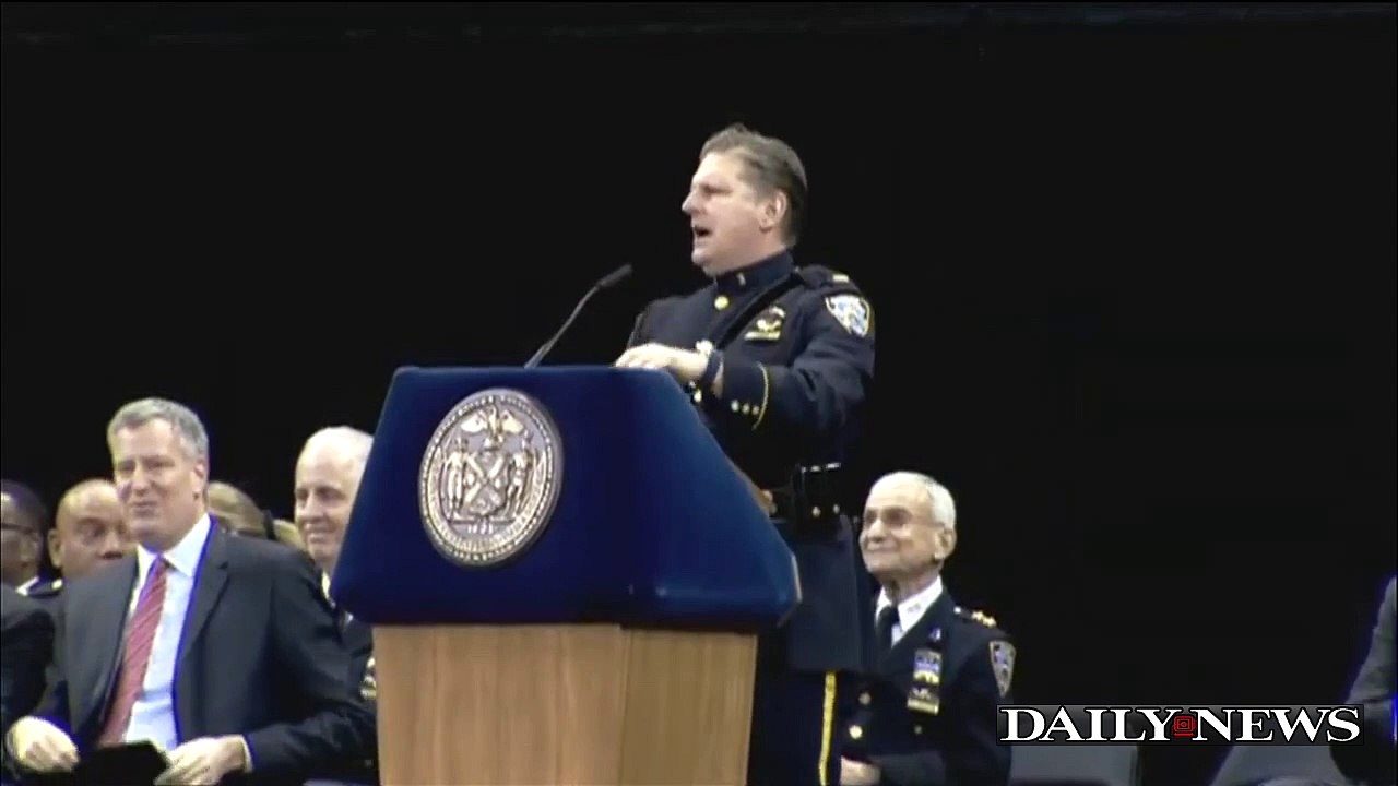 Bill de Blasio addresses NYPD graduates