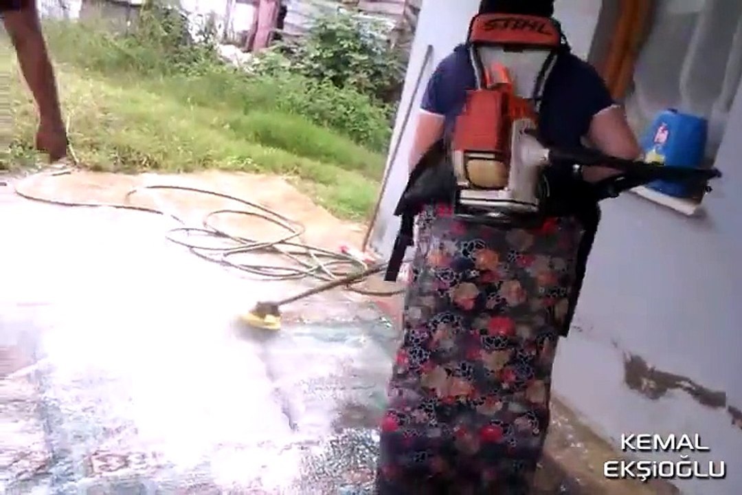 Çim Biçme Makinesini Modifiye Ederek Halı Yıkama Makinesi Yapmak