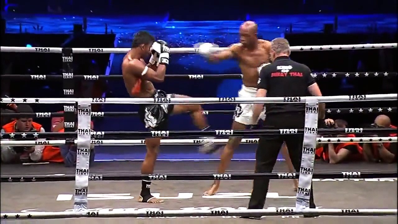 Buakaw vs Abdoul Toure Muay Thai KO Fight สมบัติ บัญชาเมฆ