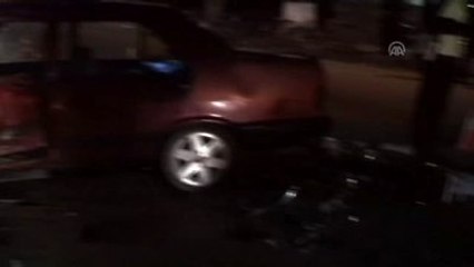 Motosiklet, Otomobile Çarptı: 1 Ölü, 3 Yaralı