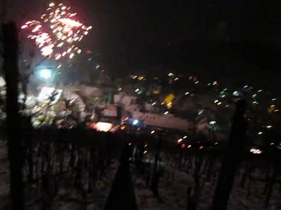 750 Jahre Strümpfelbach- Sylvesterfeuerwerk 2014 Strümpfelbach, Weinbergstreppenfeuerwerk nach Hauptfeuerwerk