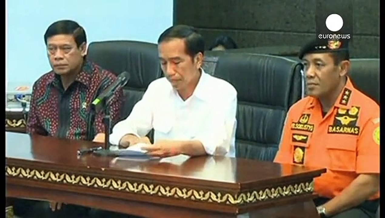 Vermisstes Air Asia-Flugzeug: Berichte über Rauch im Suchgebiet