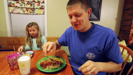 Pourquoi un Spaghetti cru ne se casse jamais en 2 mais en 4?!