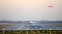 Dev Yolcu Uçağı Gatwick Havaalanına Acil İniş Yaptı