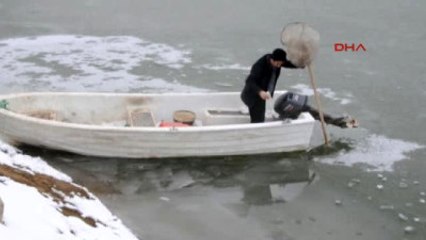 Baraj Gölü Dondu, Tekneler Buza Gömüldü