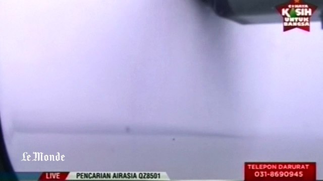 La télévision indonésienne montre des images des débris de l'avion
