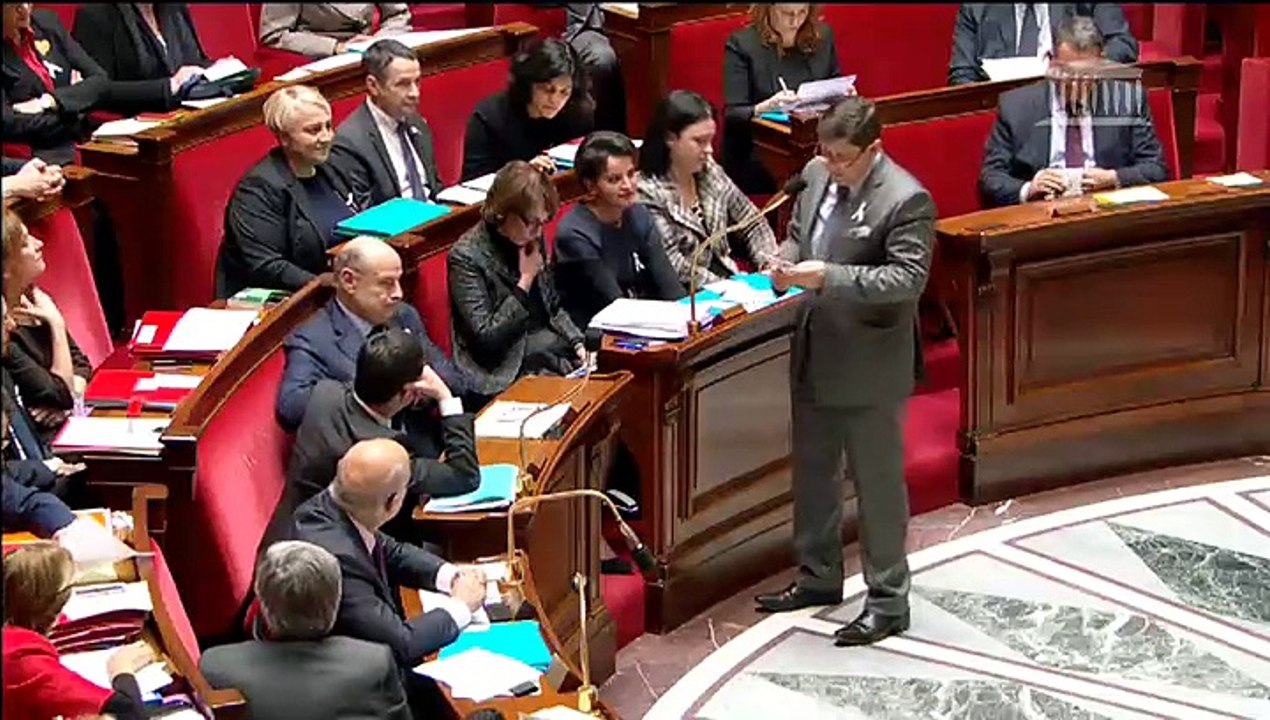 2ème séance : Questions au Gouvernement ; Délimitation des régions et modification du calendrier électoral (2ème lecture) (vote solennel) ; PLFSS pour 2015 (nouvelle lecture) (suite - de l'article 40 à 62)